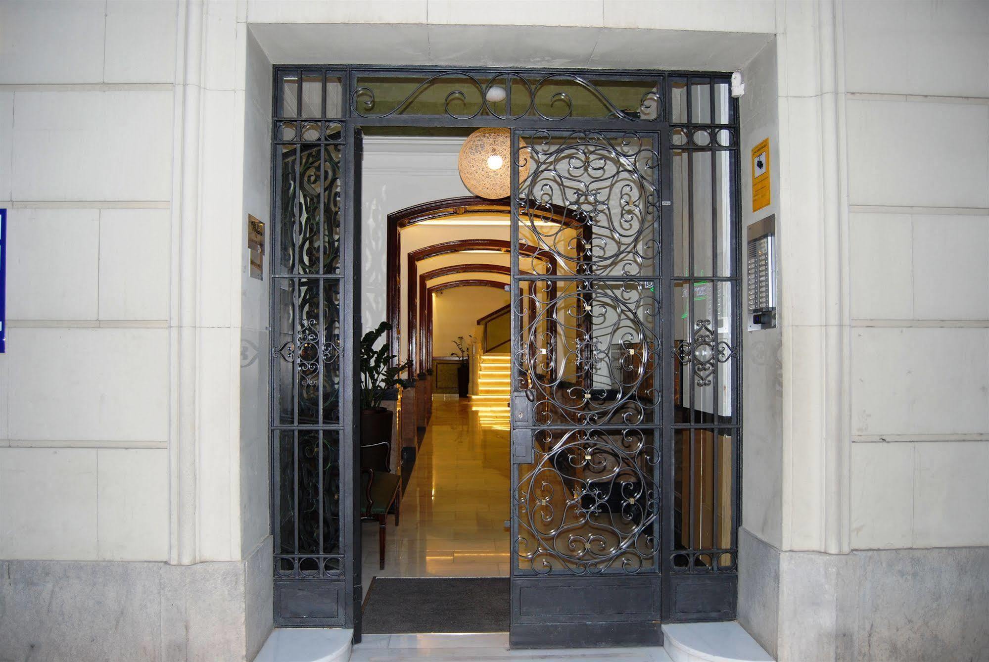 Mercedes Heritage Apartments Барселона Экстерьер фото